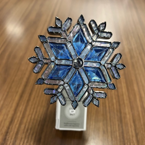 Bath & Body Works Other - Bath & Body Works Blue Snowflake Wall Flower Plug in